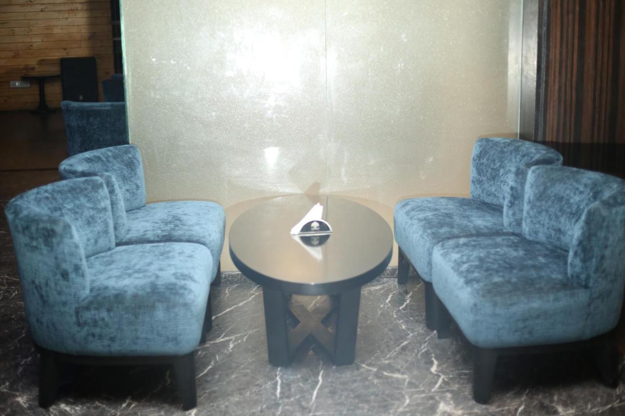 V 7 Hotel Ченнаї Екстер'єр фото