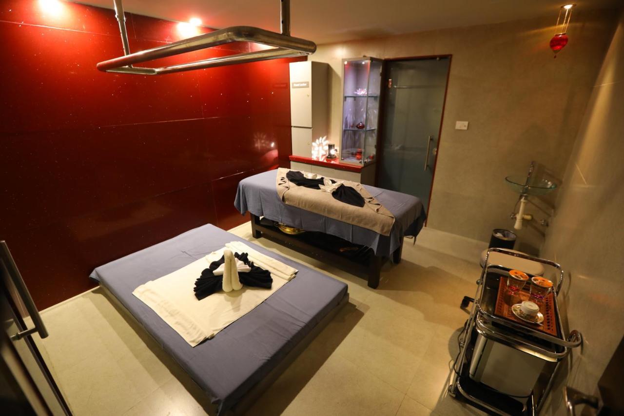 V 7 Hotel Ченнаї Екстер'єр фото